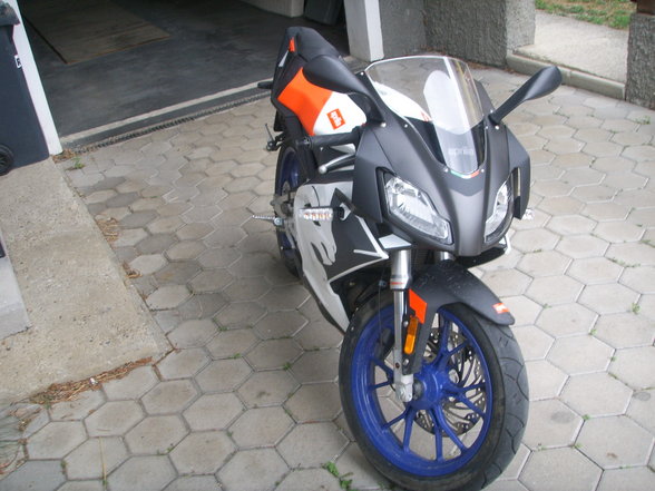 Mei Moped - 