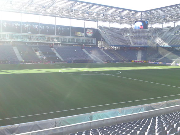 RED BULL ARENA - 