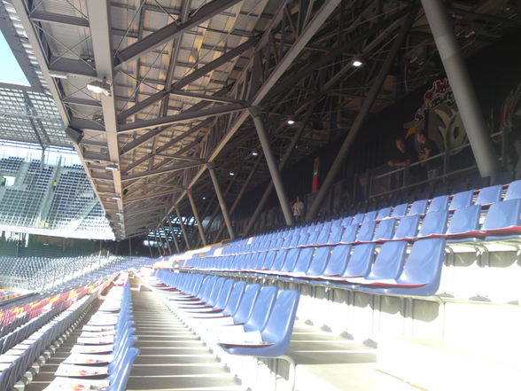 RED BULL ARENA - 