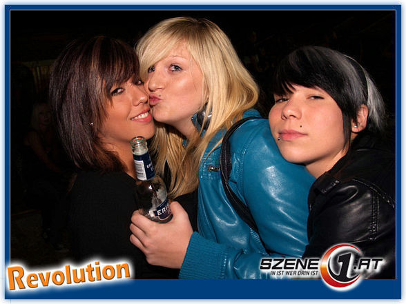 REVOLUTION 09 - 