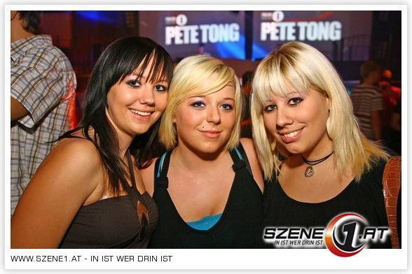 Empire Linz mit meinen Schulladies..=) - 