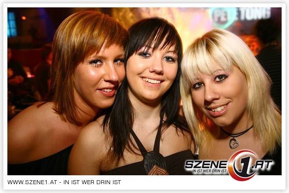 Empire Linz mit meinen Schulladies..=) - 