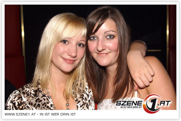 Empire Linz mit meinen Schulladies..=) - 