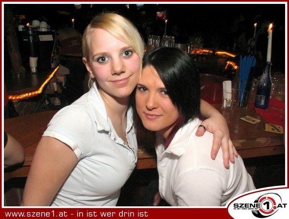 Szene 1 Party im Cabrio(Clubraiders) - 