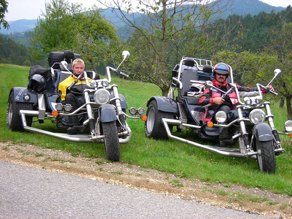 WHEELS OF STEEL!!! (Trikes on the road) - 