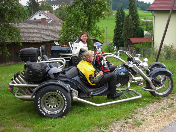 WHEELS OF STEEL!!! (Trikes on the road) - 