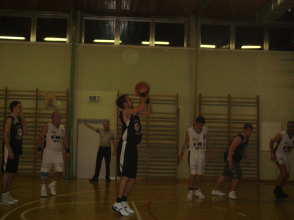 Basketball - 