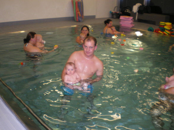 Babyschwimmen voll lustig - 