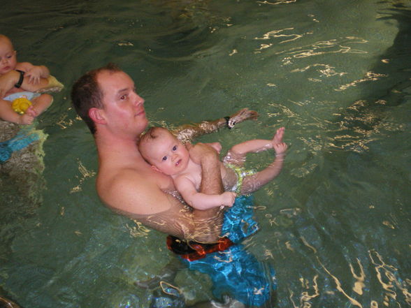 Babyschwimmen voll lustig - 