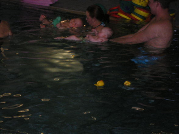 Babyschwimmen voll lustig - 