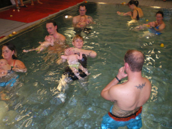 Babyschwimmen voll lustig - 