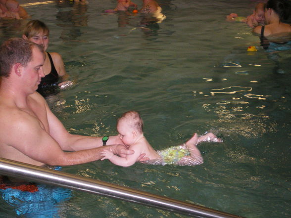 Babyschwimmen voll lustig - 