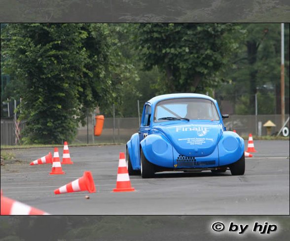 Autoslalom und Autos - 