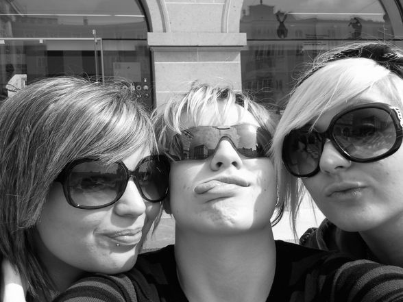 sunny day with anja & bibi.. ;) - 