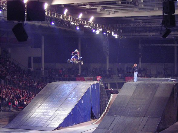 NIGHT of the JUMPS - 