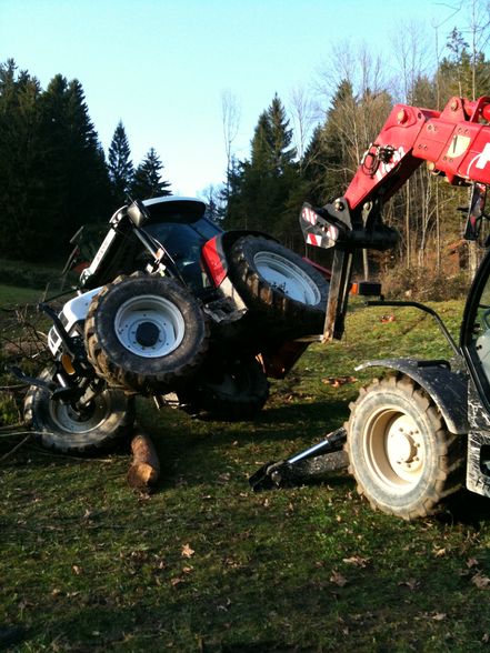 Traktor umkippt - 