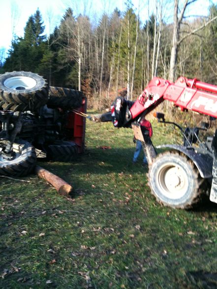 Traktor umkippt - 