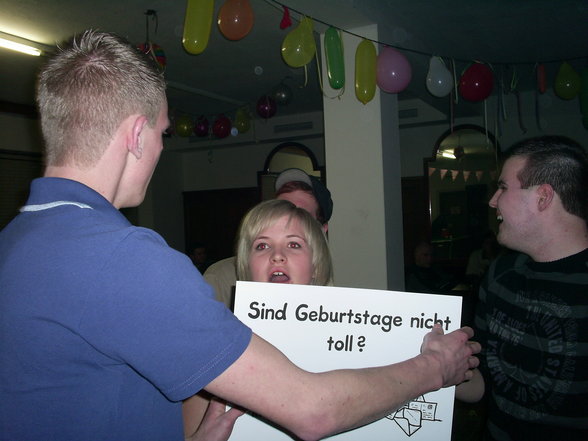 GEBURTSTAGSFEIER - 