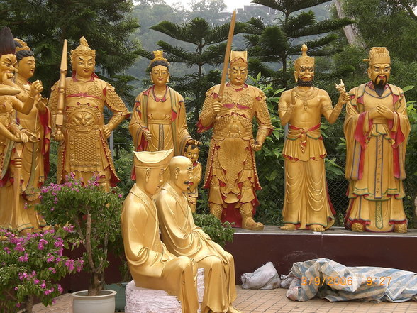 10.000 Budda Statuen - 