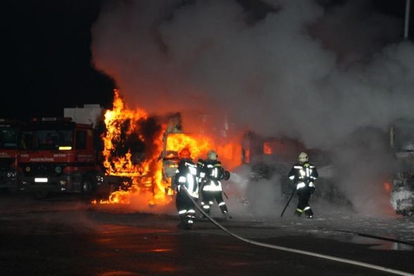 LKW Brand Fa.Hasenöhrl 30.05.2009 - 