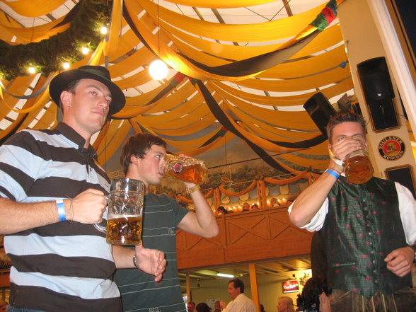 OKTOBERFEST  MÜNCHEN - 