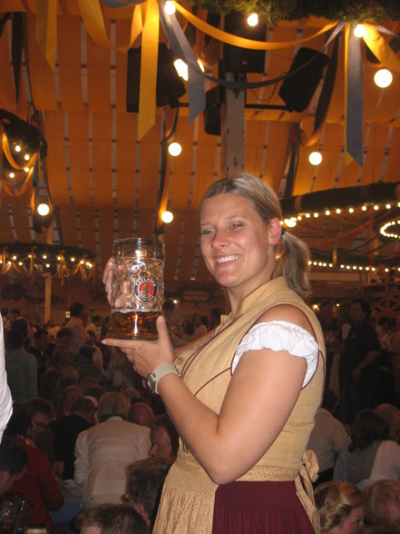 OKTOBERFEST  MÜNCHEN - 