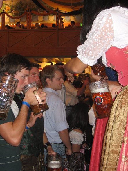 OKTOBERFEST  MÜNCHEN - 