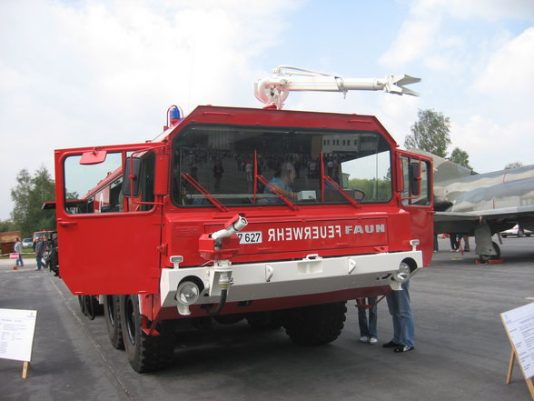 Militärische--Fire--Engine - 