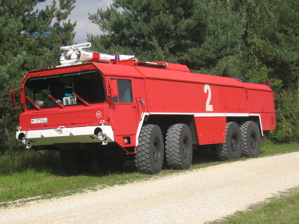 Militärische--Fire--Engine - 