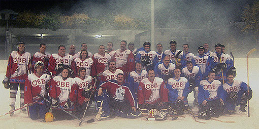 We play icehockey!!!! - 