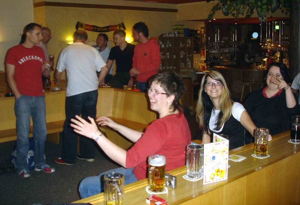 Bowling und Gruppenfoto - 