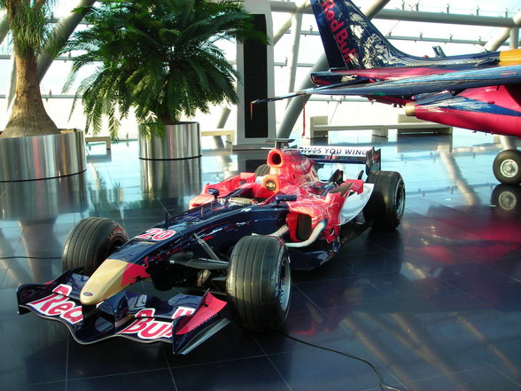 Red Bull Hangar 7 - 