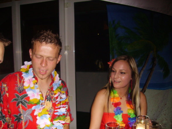 Hawaiian Birthday Party - 