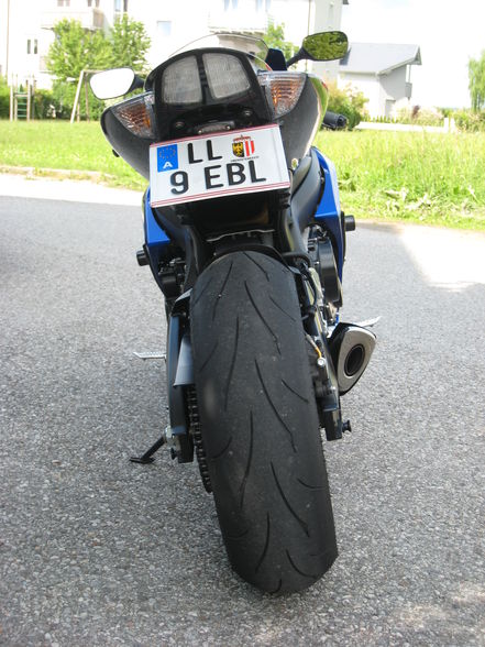 meine Neue, GSX R600 K7 - 