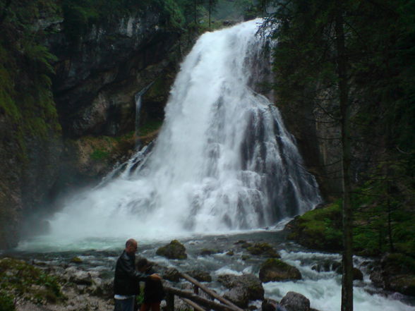 Besuch eines Wasserfalls in Golling - 