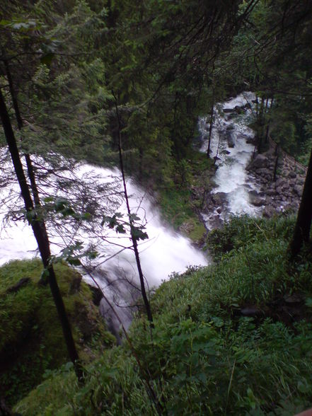 Besuch eines Wasserfalls in Golling - 