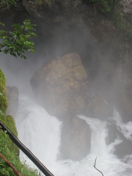 Besuch eines Wasserfalls in Golling - 