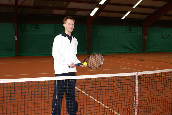 Ich beim Tennis spielen - 