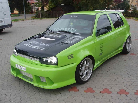 VW Golf - 