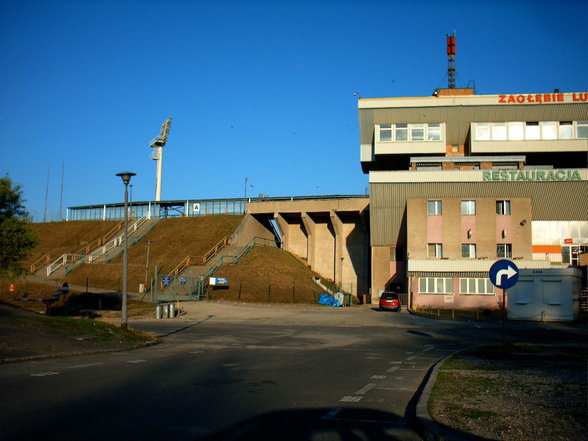 sponsor und polnisches stadion - 