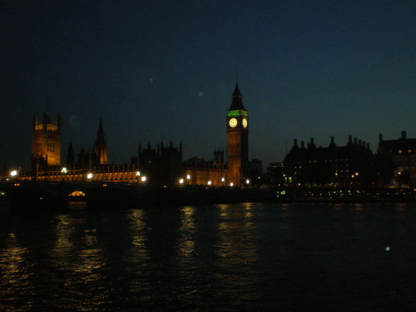 *lONdoN* - 