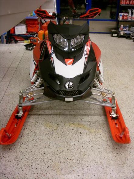 Skidoo Training and Sleds - 