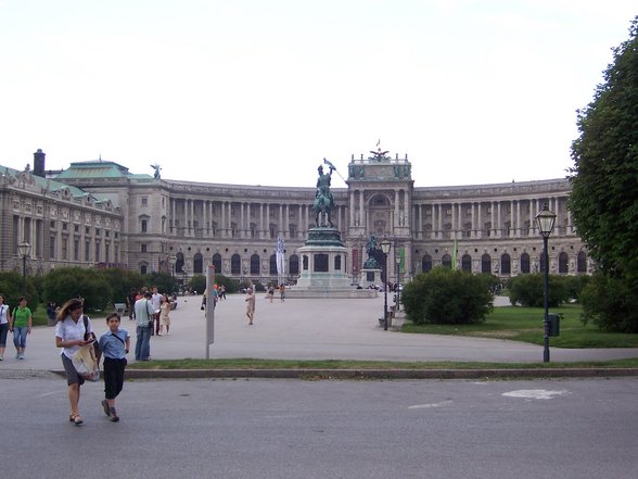 Vienna - Weekends - 