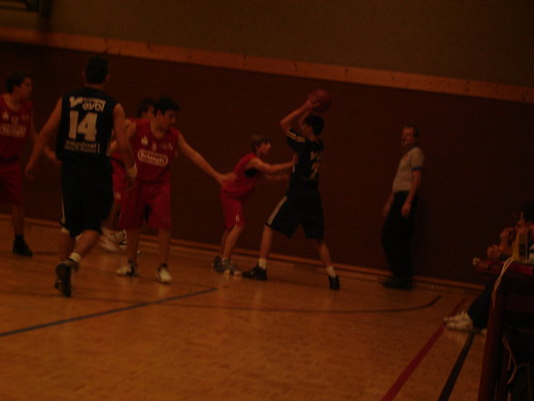 BASKETBALL - 