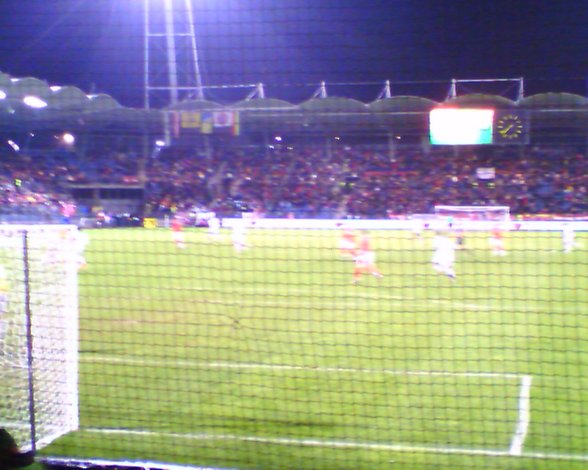 Austria vs Ghana, mit BOSNIEN FLAGGE - 