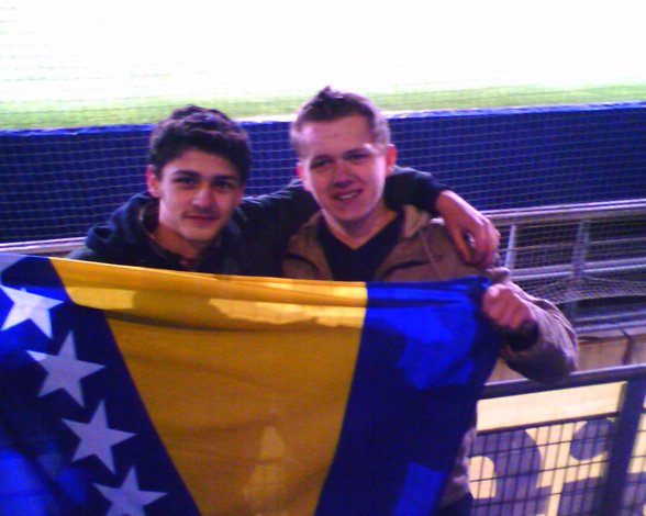 Austria vs Ghana, mit BOSNIEN FLAGGE - 