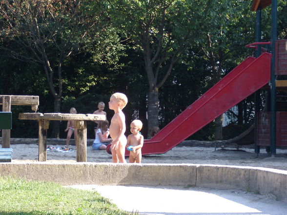 Meine 2 Schatzal am spielplatz - 