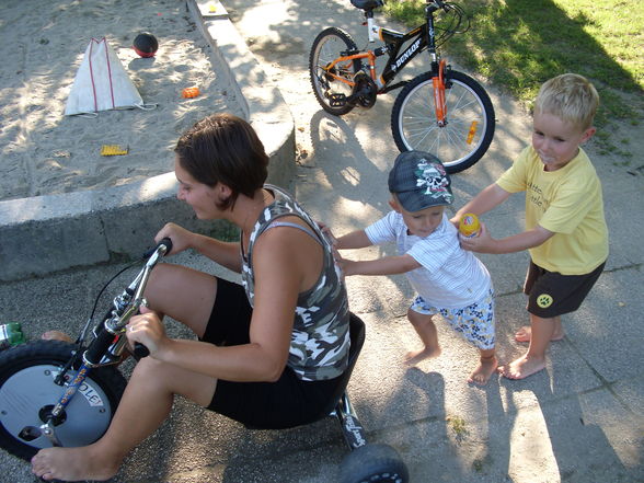 Meine 2 Schatzal am spielplatz - 