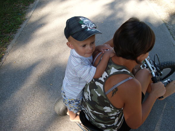 Meine 2 Schatzal am spielplatz - 