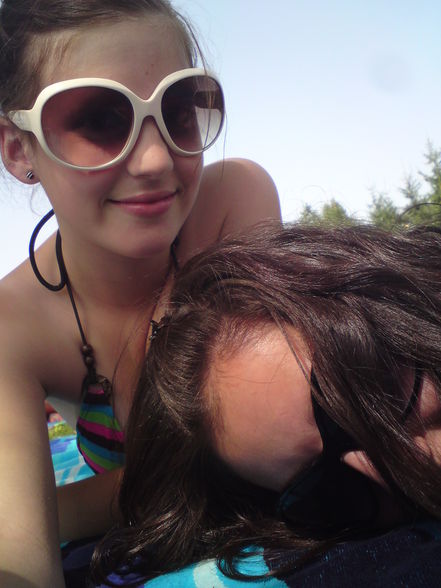 en la piscina con mi sol :) - 